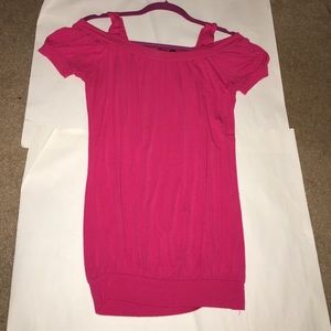 Pink cold shoulder top 💋