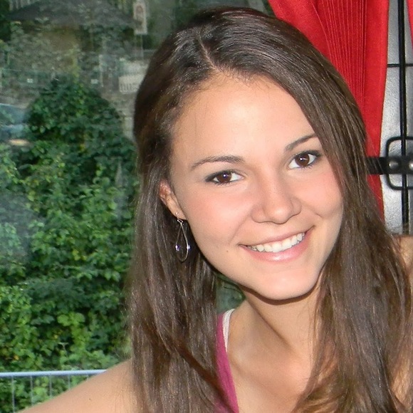 Meet your Posher, Danielle - Picture 1 of 1