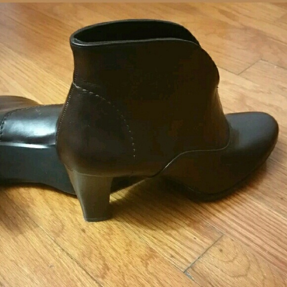 Boots - Picture 2 of 3