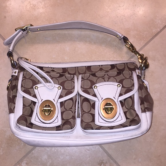 COACH SIGNATURE KHAKI WHITE TOGGLE HANDBAG - Picture 1 of 3