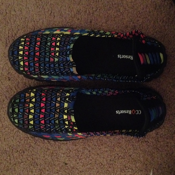 Comfy rainbow clogs- NWOT!