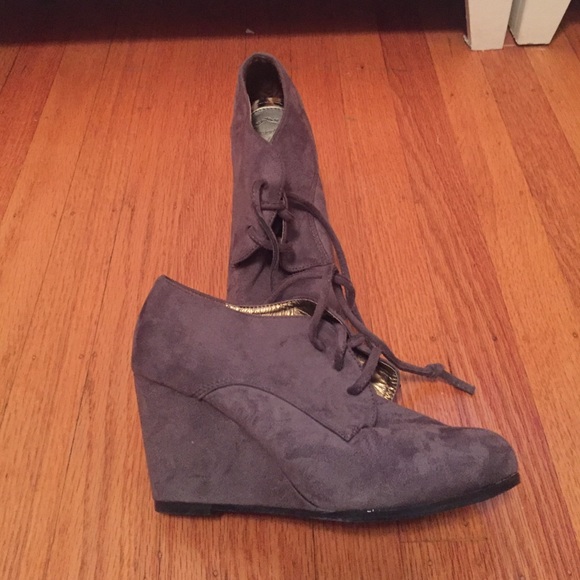 Purple/grey suede booties