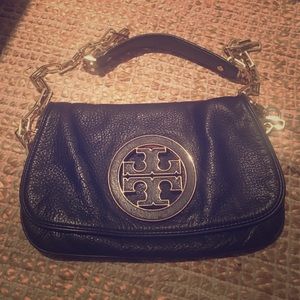 Tory Burch Amanda Logo Clutch