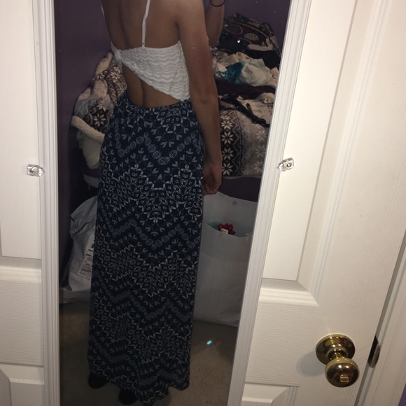 Long maxi dress with cut out bow in back