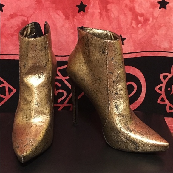 Scene • Gold • Ankle Boots • Shoe Dazzle
