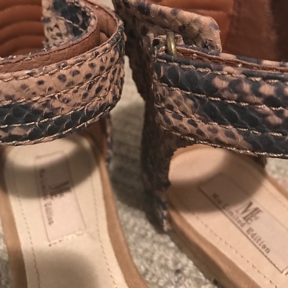 NWOT Snake Print Sandals - Picture 2 of 4