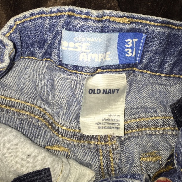 2 pairs of jeans that are size 3t - Picture 2 of 4