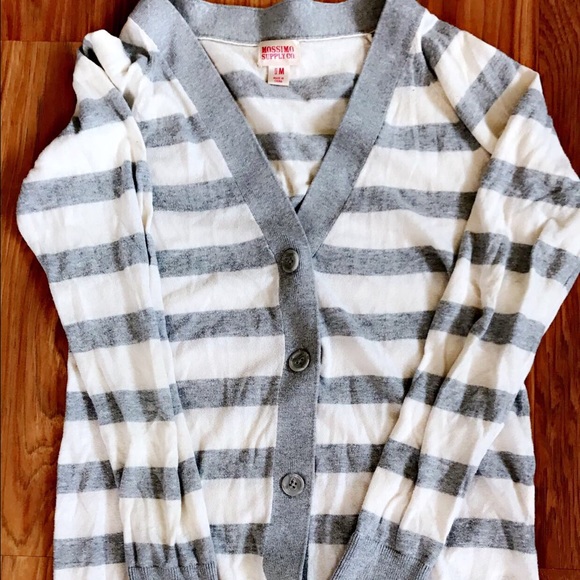 Light weight sweater