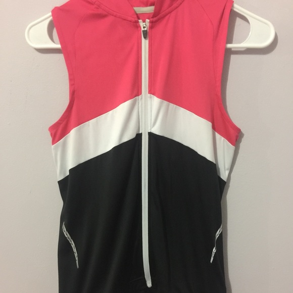 Small women's performance bicycle vest🌺