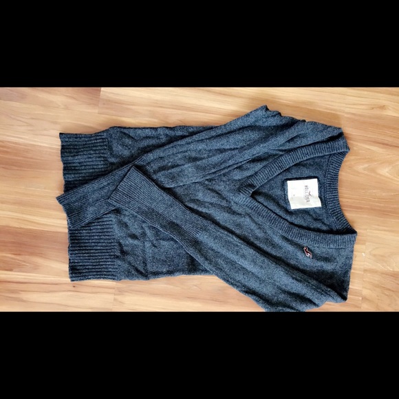 Hollister sweater