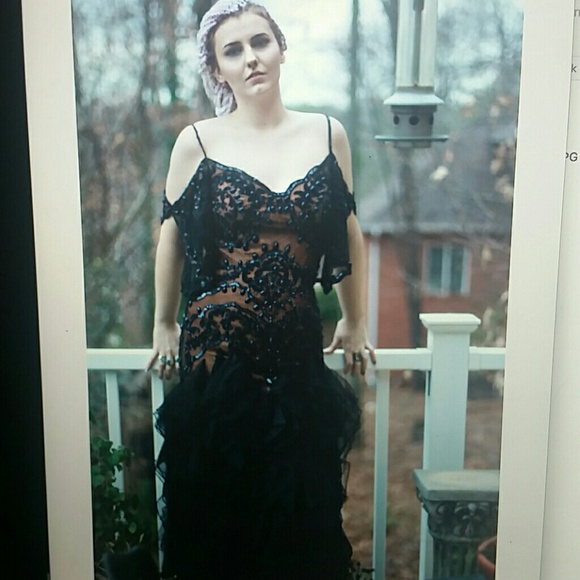 Couture Fouad Sarkis formal gown - Picture 2 of 3