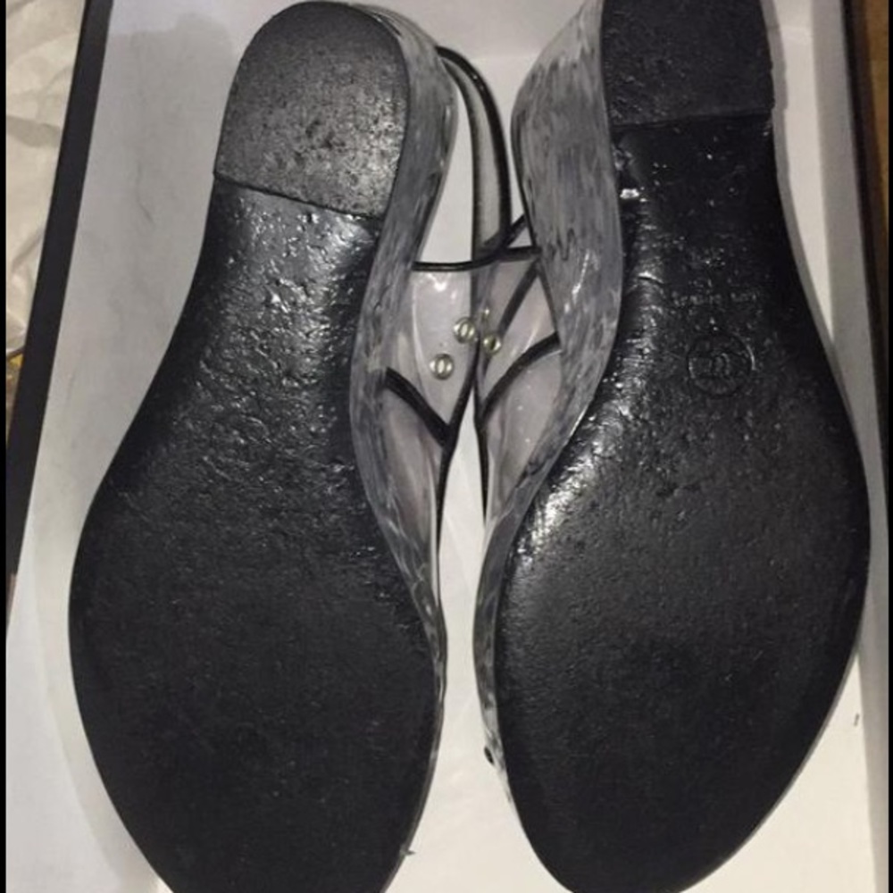CHANEL Transparent Lucite Logo Platform Silver - Picture 4 of 8