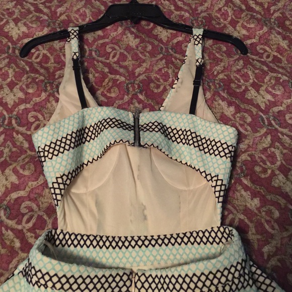 Dress - Picture 4 of 4