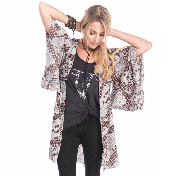 buddy love Sweaters - 🆕 Sheer Brown & Pink Rattlesnake Kimono Wrap
