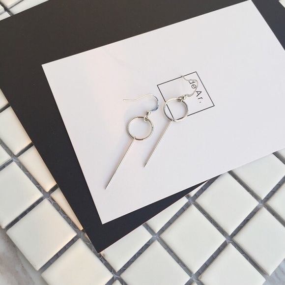 Loop n' stick earring - Picture 4 of 4