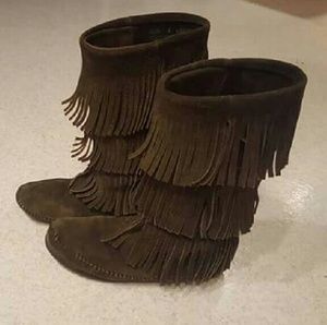 Minnetonka Olive 3Layer Fringe Boot