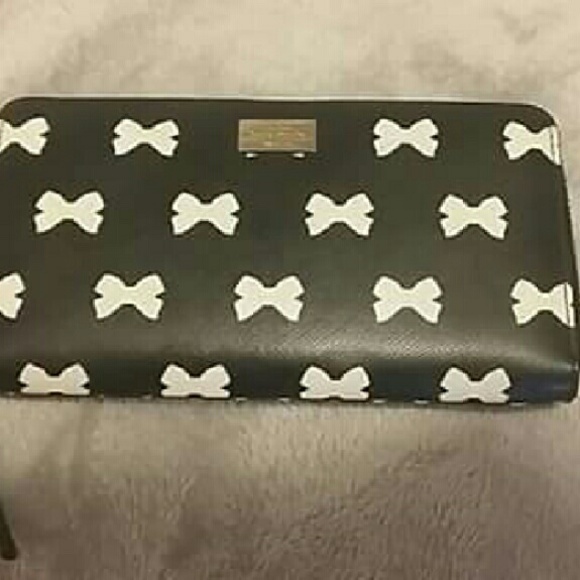 Kate spade black and white bow wallet