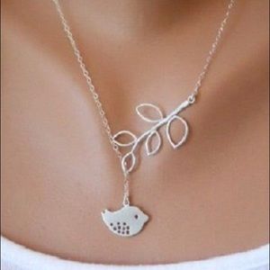 📿NWOT Silver Bird Leaf Alloy Pendant
