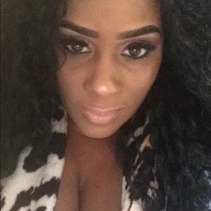 Meet your Posher, Dionne