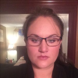 Meet your Posher, Liz