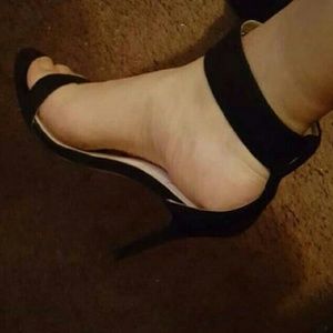 Black sandal heels