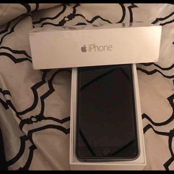 iPhone 6 Plus - Picture 3 of 3