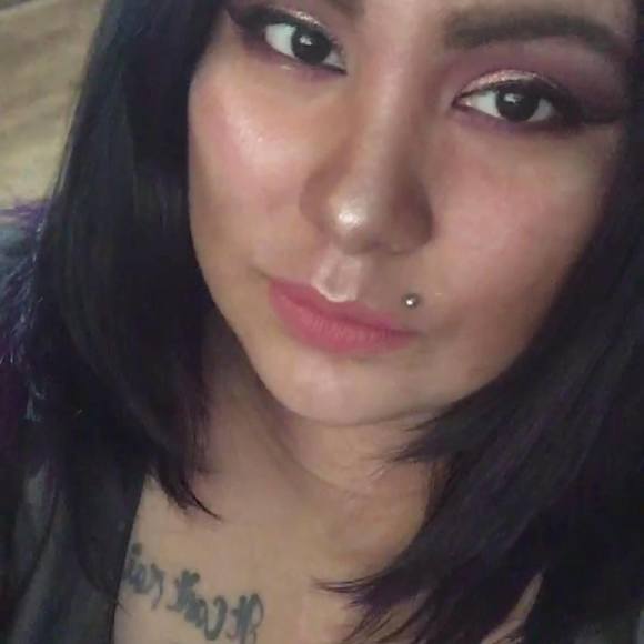 Meet your Posher, Melina