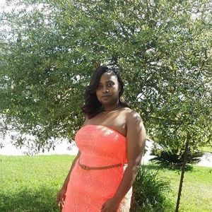 Meet your Posher, Leonette