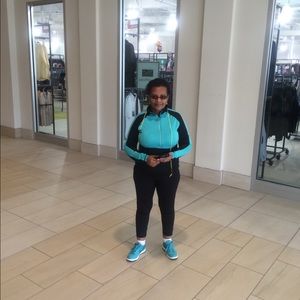 Meet your Posher, Almaz