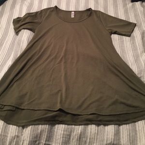 Green Lularoe Perfect Tee size M