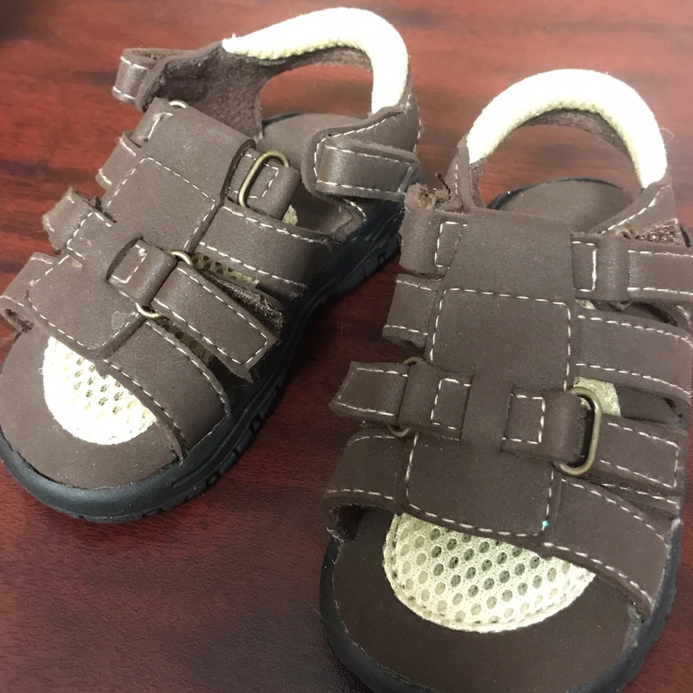 🚨SALE🚨 Brown pair of Infant Shoes!