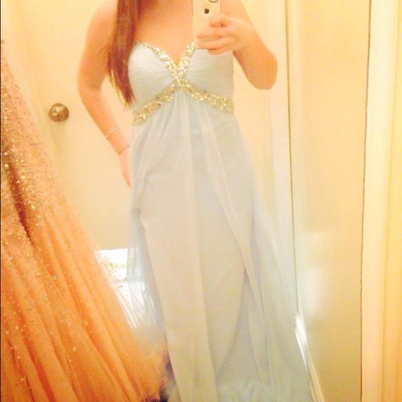 Prom dress - Picture 1 of 1