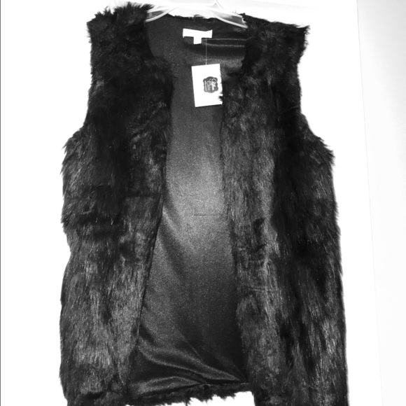 "Dani" faux fur vest