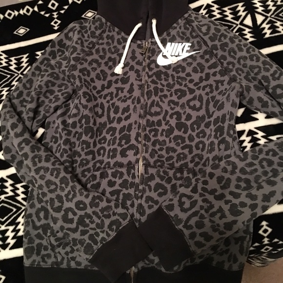XS HTF rare Nike Leopard Full Zip