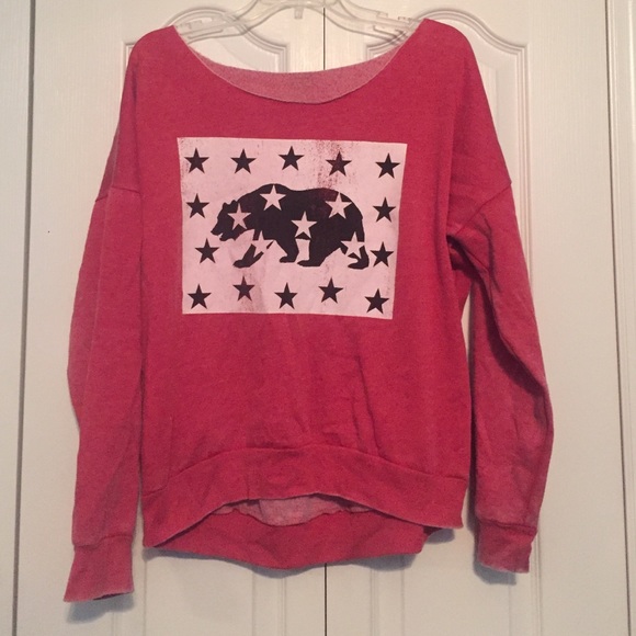 Sweaters - Red California republic sweatshirt.