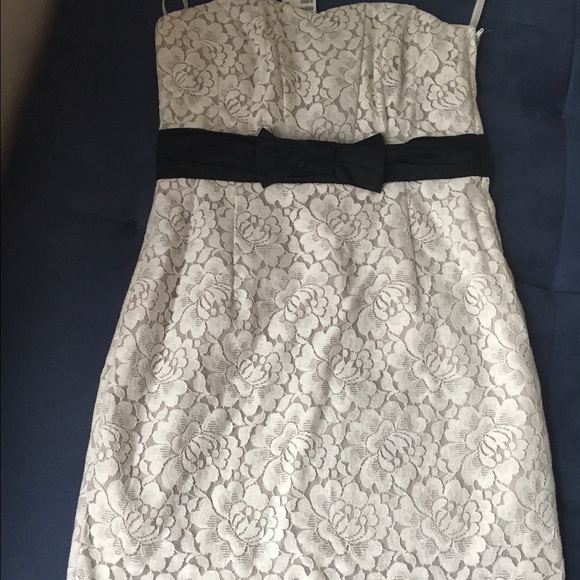 Lace Strapless Cocktail Dress