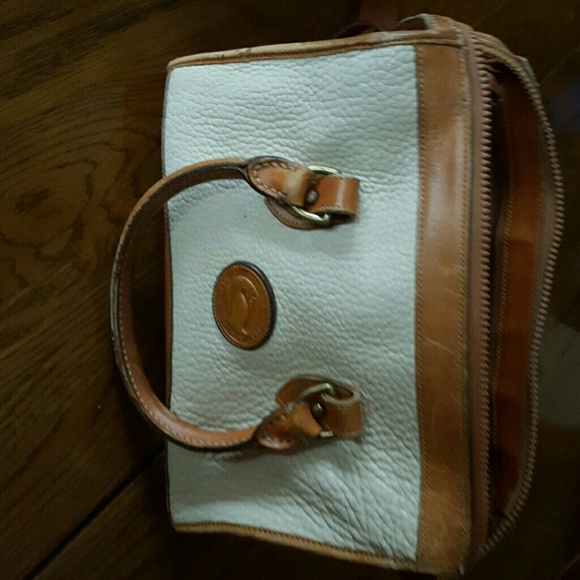Vintage Dooney Handbag FINAL MARKDOWN - Picture 4 of 4