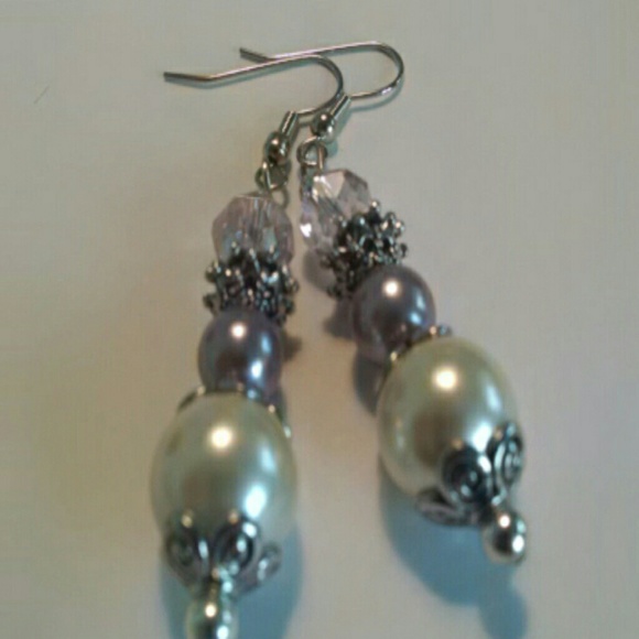 Mauve and White Crystal Pearl Earrings - Picture 2 of 4