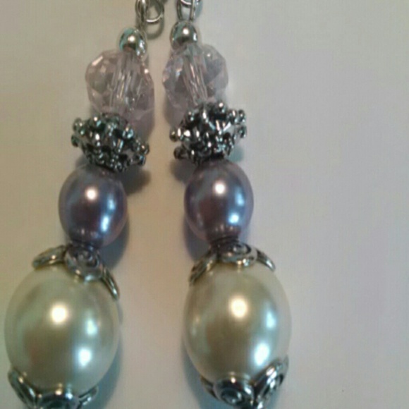 Mauve and White Crystal Pearl Earrings - Picture 3 of 4