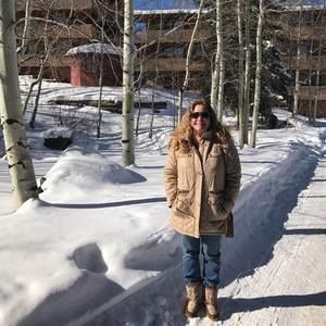 Meet your Posher, Aida