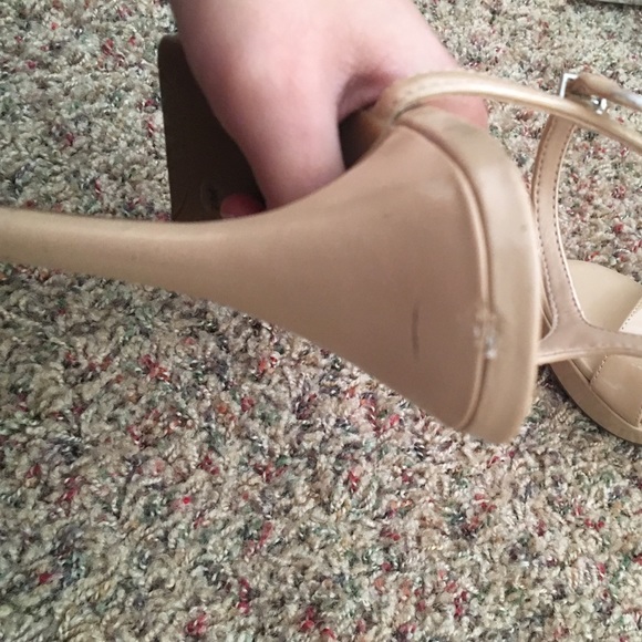 Nude Heels - Picture 3 of 4