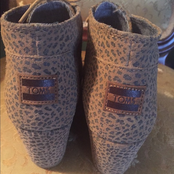 Toms wedges