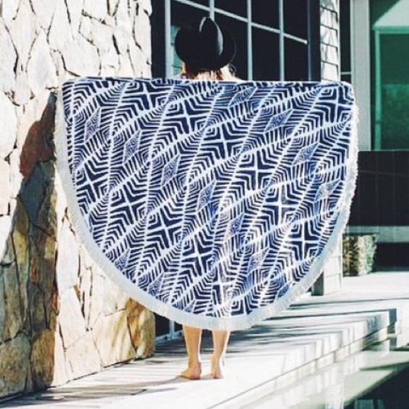 New! The beach people roundie beach towel - Picture 3 of 4