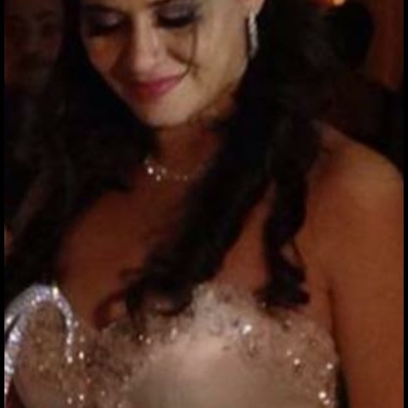 Meet your Posher, Neida - Picture 2 of 2