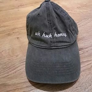 Brandy <3 Melville "uh huh hunny" hat