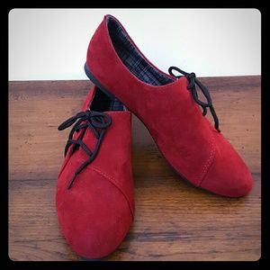 Red Side Lace Flats NWOT