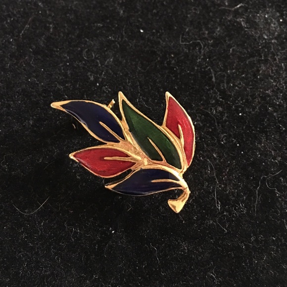 VINTAGE Gold enamel leaf