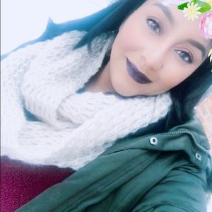 Meet your Posher, Carmen