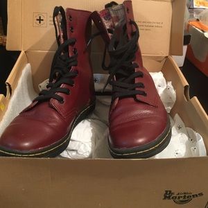 Women's Size 6 Oxblood Dr Martens Stratford Boots