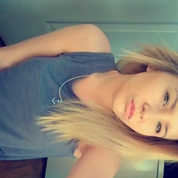 Meet your Posher, Elaina